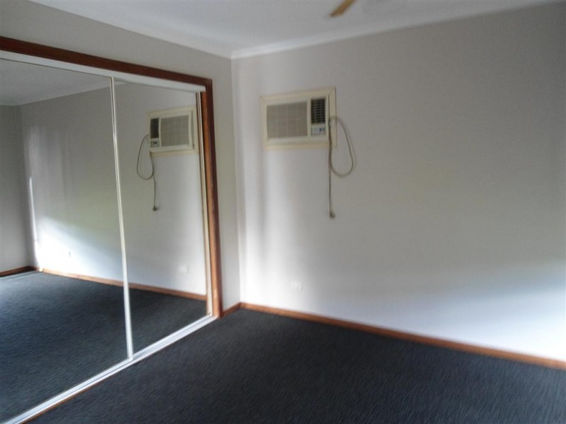 25 MUIRFIELD DRIVE, Sunbury VIC 3429