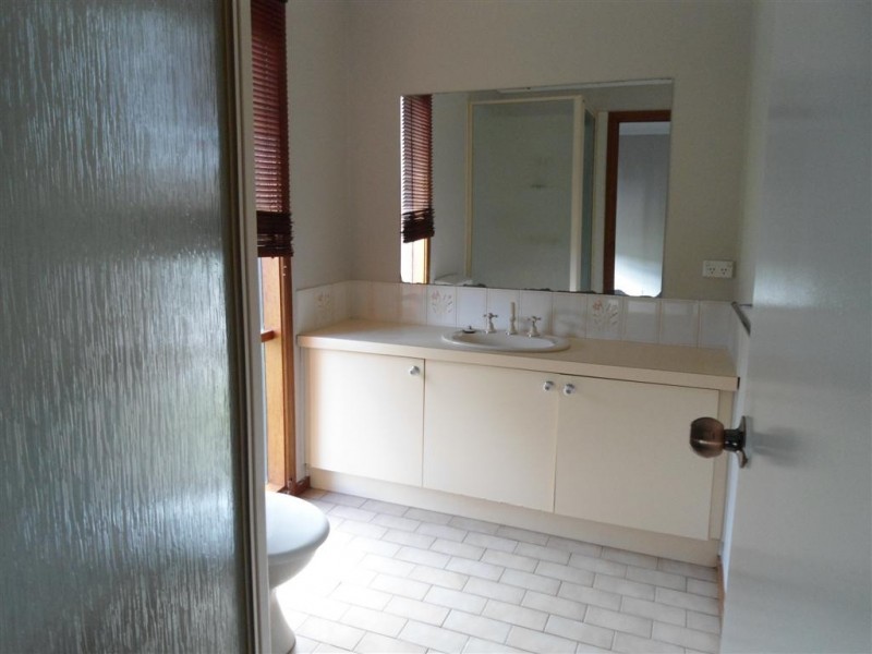 25 MUIRFIELD DRIVE, Sunbury VIC 3429