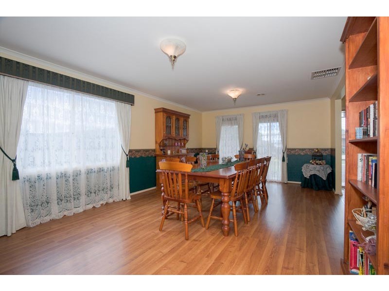 32 Licence Road, Diggers Rest VIC 3427