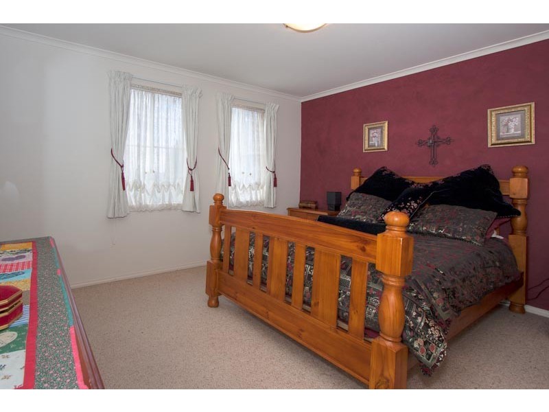 32 Licence Road, Diggers Rest VIC 3427