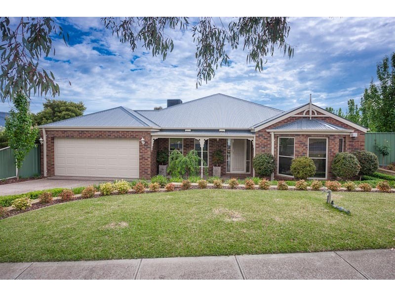 37 Norman Avenue, Sunbury VIC 3429