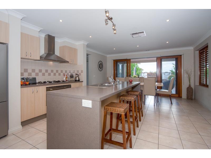 37 Norman Avenue, Sunbury VIC 3429