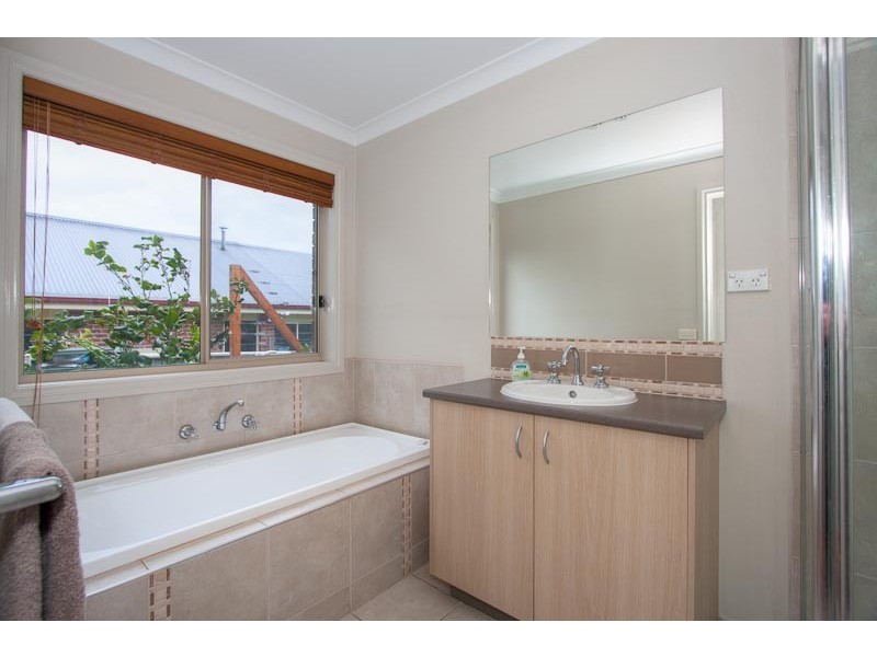 37 Norman Avenue, Sunbury VIC 3429