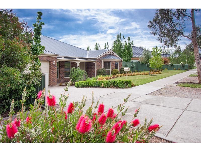 37 Norman Avenue, Sunbury VIC 3429