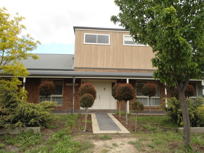 30 THE SKYLINE, Sunbury VIC 3429