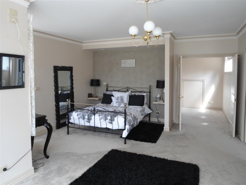 30 THE SKYLINE, Sunbury VIC 3429