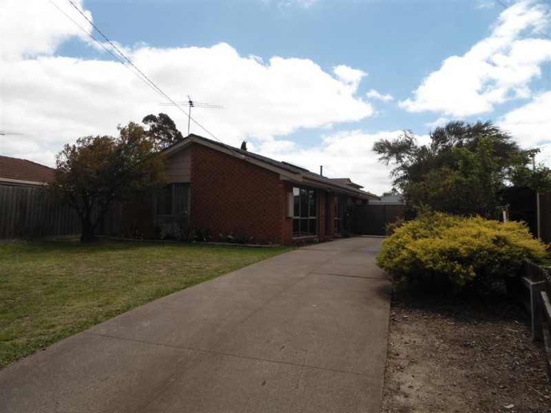 30 DEAKIN STREET, Sunbury VIC 3429