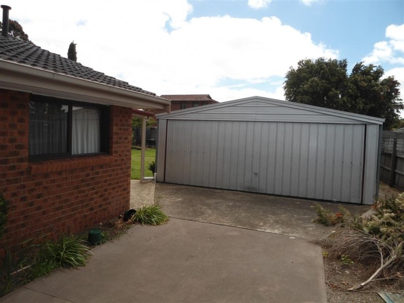 30 DEAKIN STREET, Sunbury VIC 3429