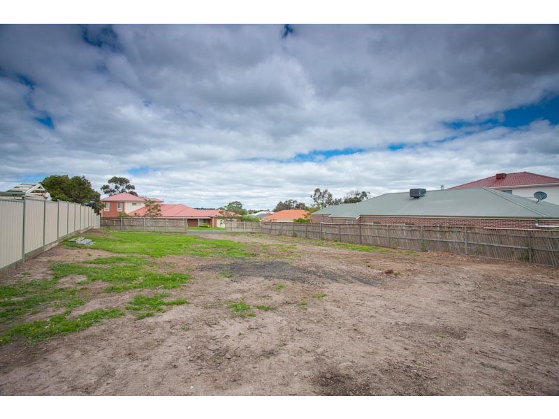 2 Renton Court, Sunbury VIC 3429