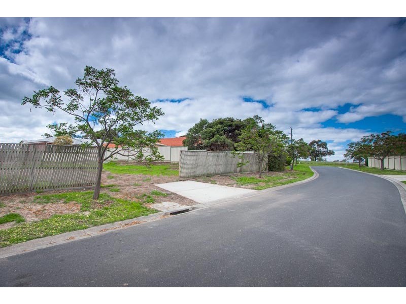 2 Renton Court, Sunbury VIC 3429