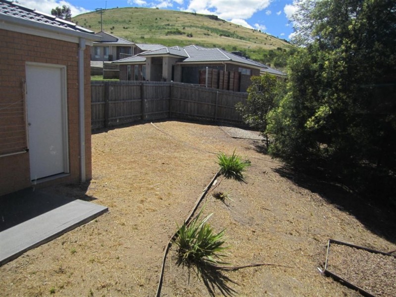 8 Emma Court, Sunbury VIC 3429