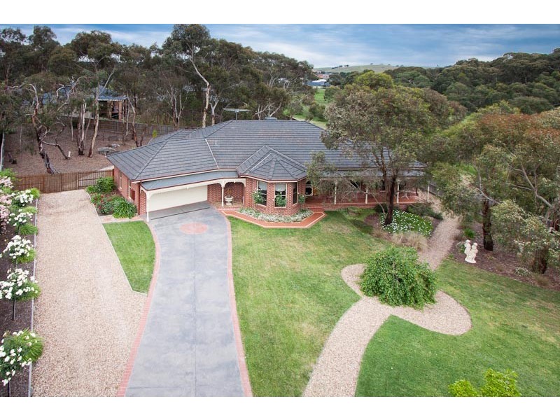 13 Swift Parrot Close, Sunbury VIC 3429