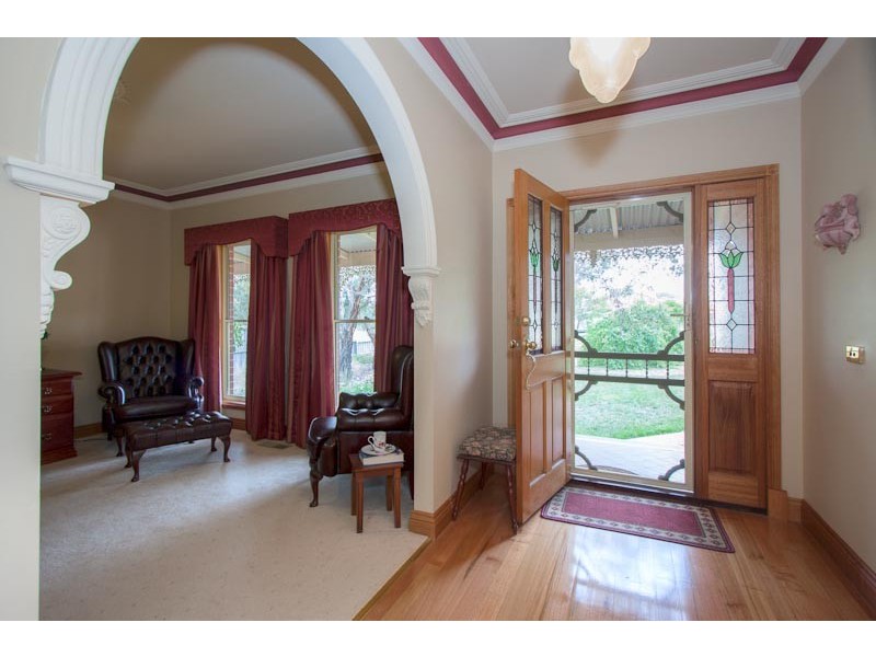 13 Swift Parrot Close, Sunbury VIC 3429