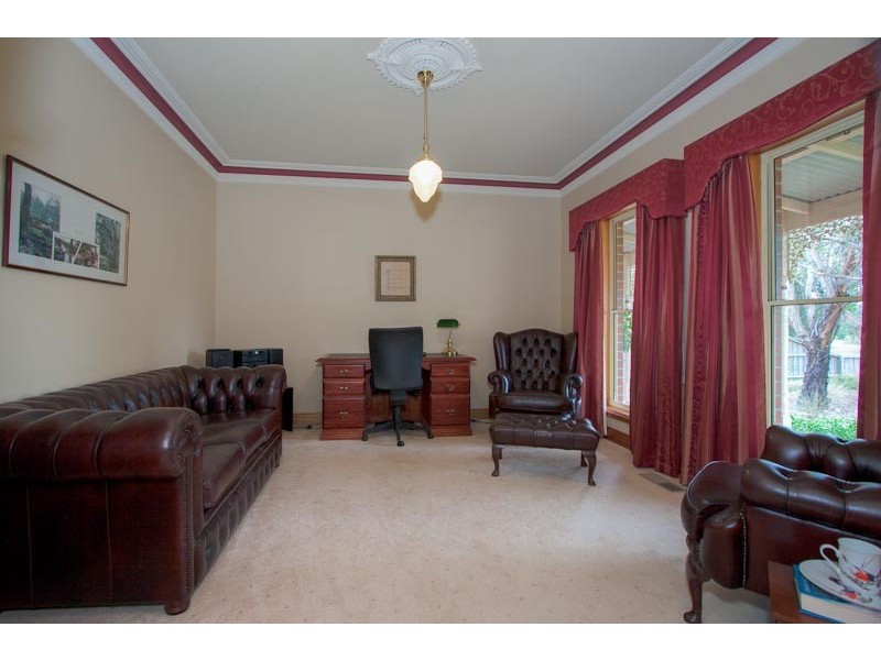 13 Swift Parrot Close, Sunbury VIC 3429