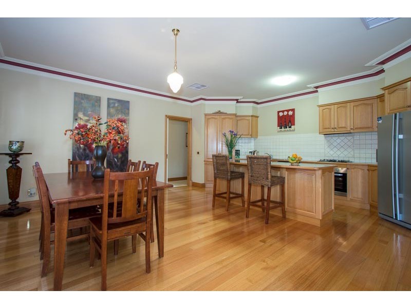 13 Swift Parrot Close, Sunbury VIC 3429