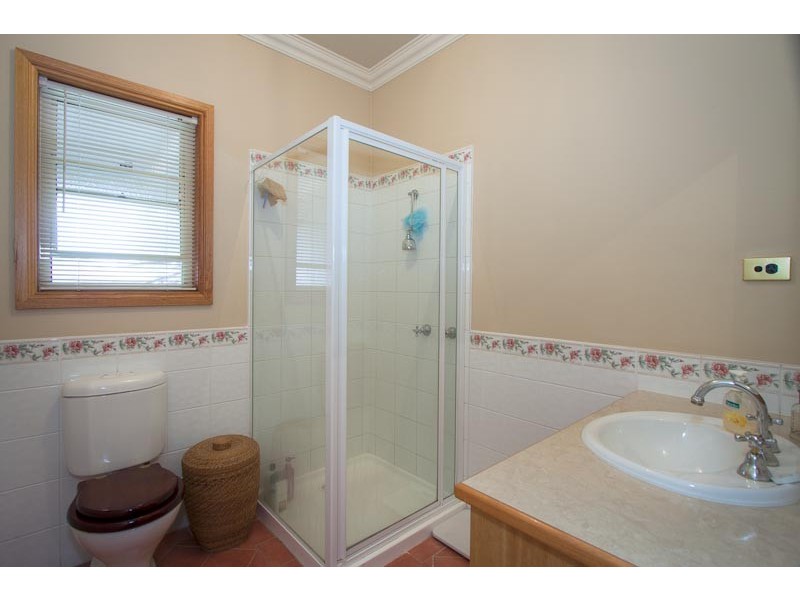 13 Swift Parrot Close, Sunbury VIC 3429