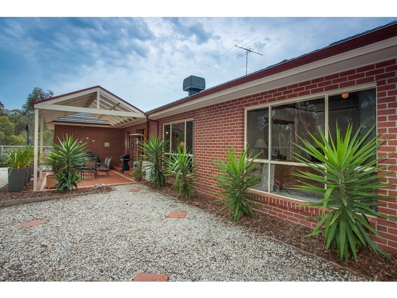 13 Swift Parrot Close, Sunbury VIC 3429