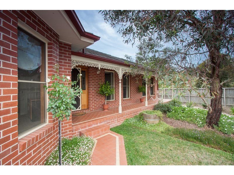 13 Swift Parrot Close, Sunbury VIC 3429