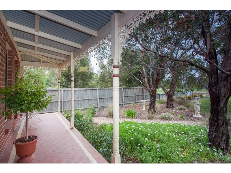 13 Swift Parrot Close, Sunbury VIC 3429
