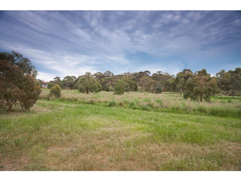 13 Swift Parrot Close, Sunbury VIC 3429