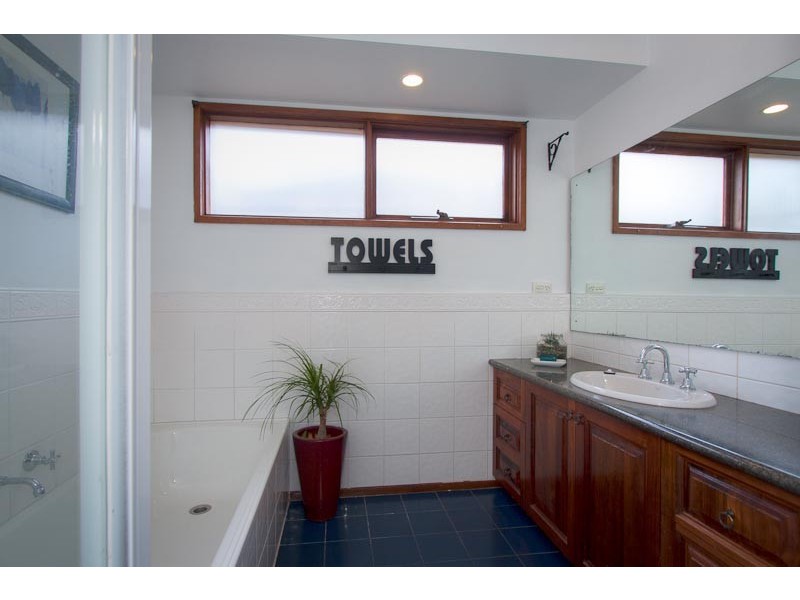 4 Counsel Court, Sunbury VIC 3429