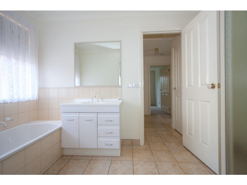 3/40 Ligar Street, Sunbury VIC 3429