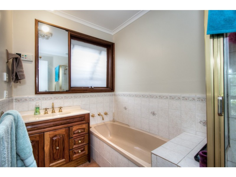 110 CHARTER ROAD WEST, Sunbury VIC 3429