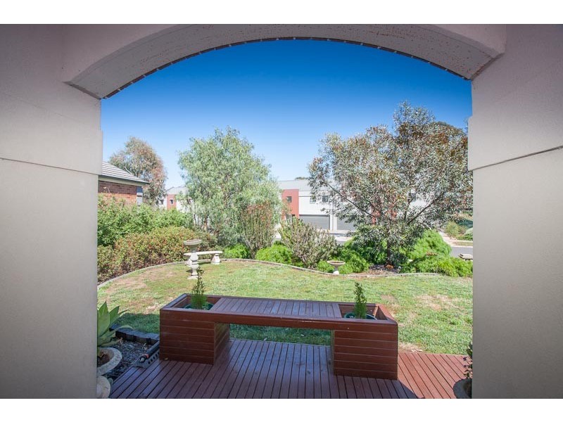 6 Hoya Place, Sunbury VIC 3429