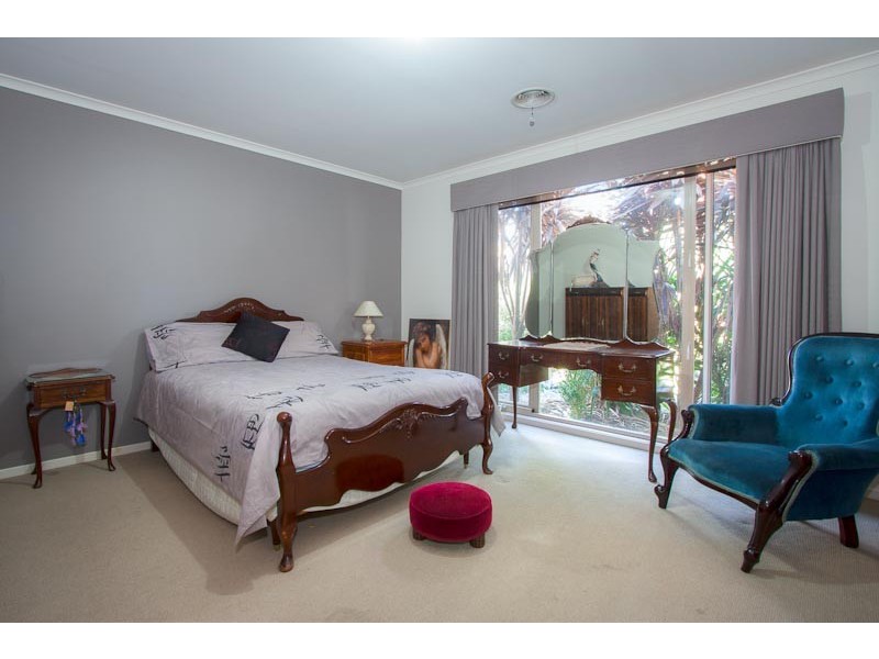 6 Hoya Place, Sunbury VIC 3429