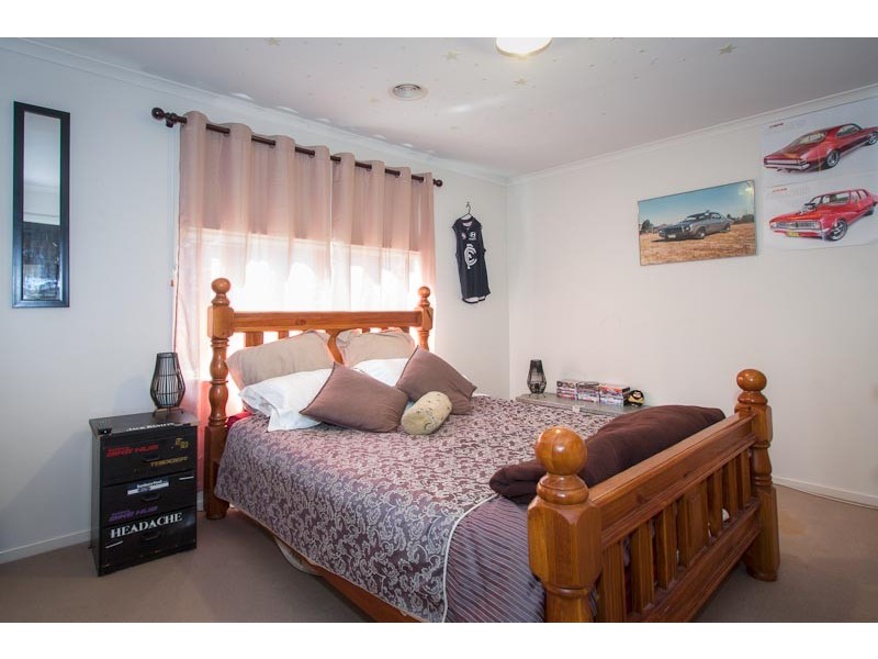 6 Hoya Place, Sunbury VIC 3429