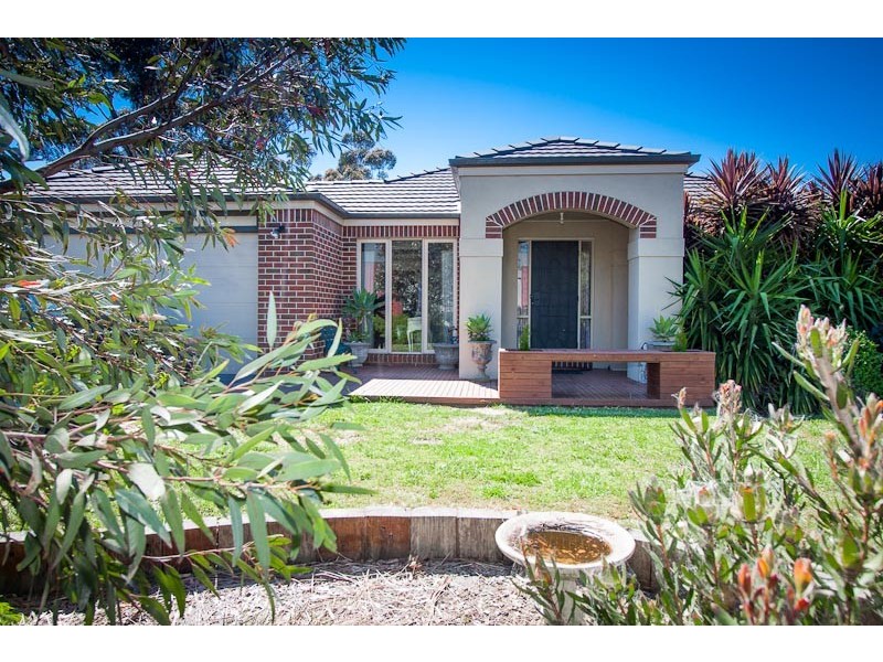 6 Hoya Place, Sunbury VIC 3429