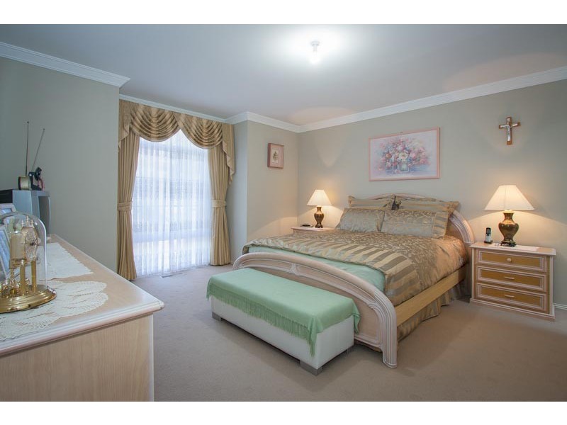 24 Long Drive, Sunbury VIC 3429