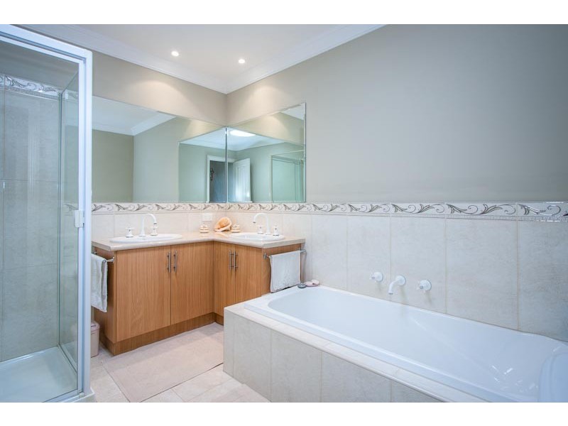 24 Long Drive, Sunbury VIC 3429