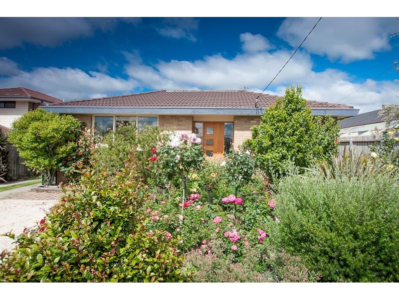 49 McKell Avenue, Sunbury VIC 3429
