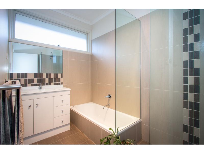 49 McKell Avenue, Sunbury VIC 3429