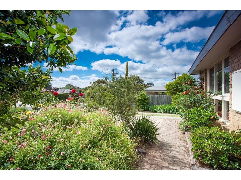 49 McKell Avenue, Sunbury VIC 3429