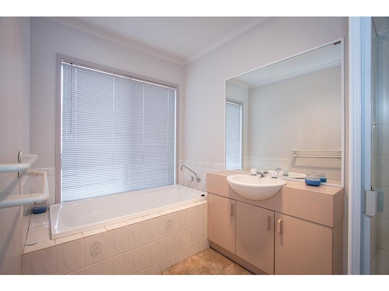 20 HEATHERBRAE CRESCENT, Sunbury VIC 3429