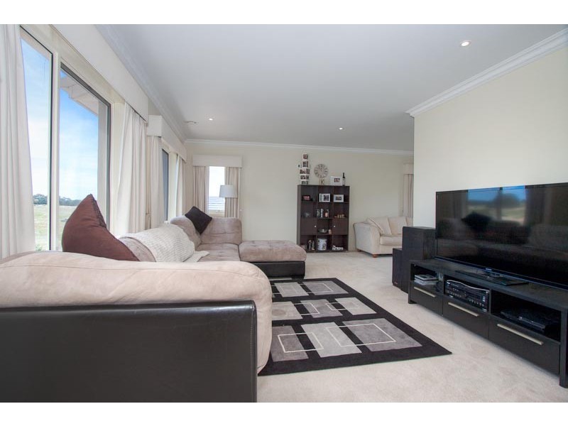 3 Riverview Terrace, Sunbury VIC 3429