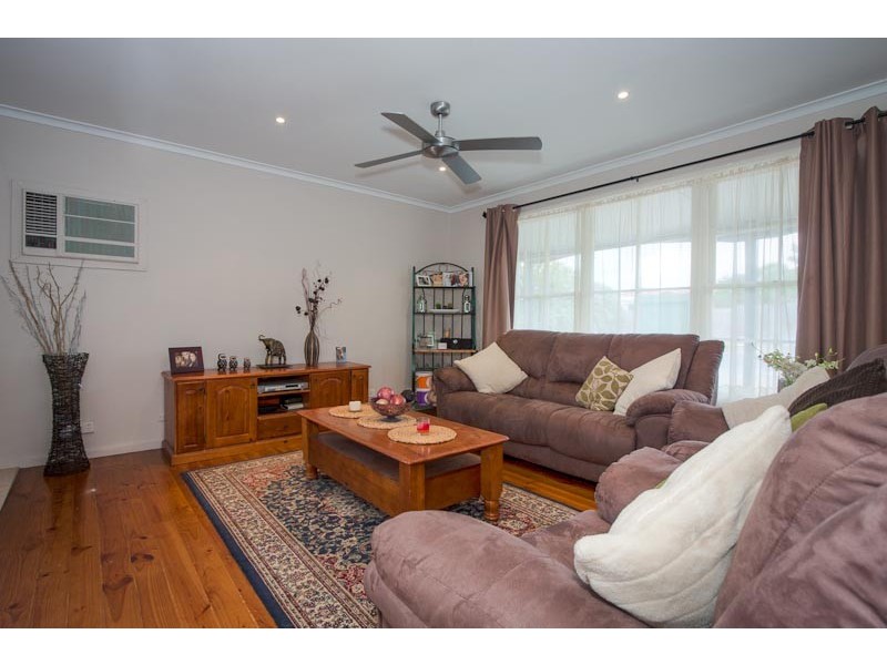 2 Dobell Avenue, Sunbury VIC 3429