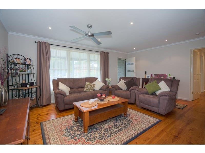 2 Dobell Avenue, Sunbury VIC 3429