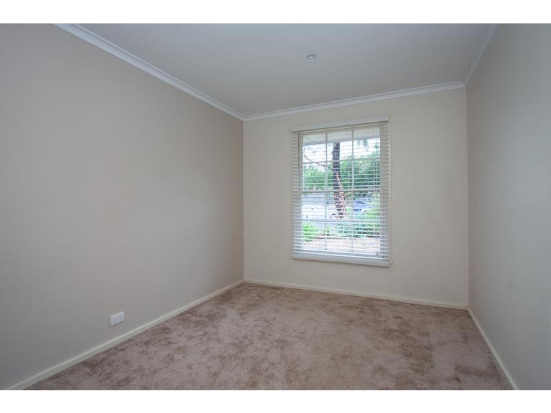 2 Dobell Avenue, Sunbury VIC 3429