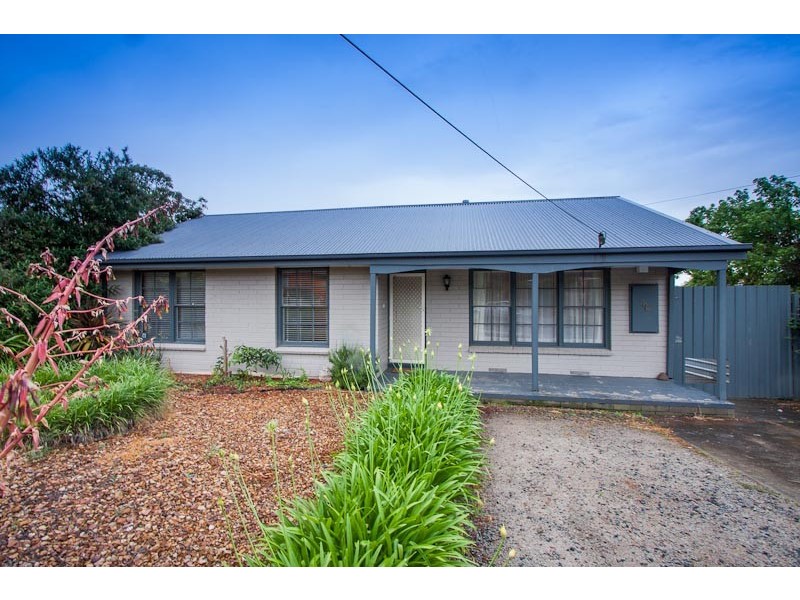 2 Dobell Avenue, Sunbury VIC 3429