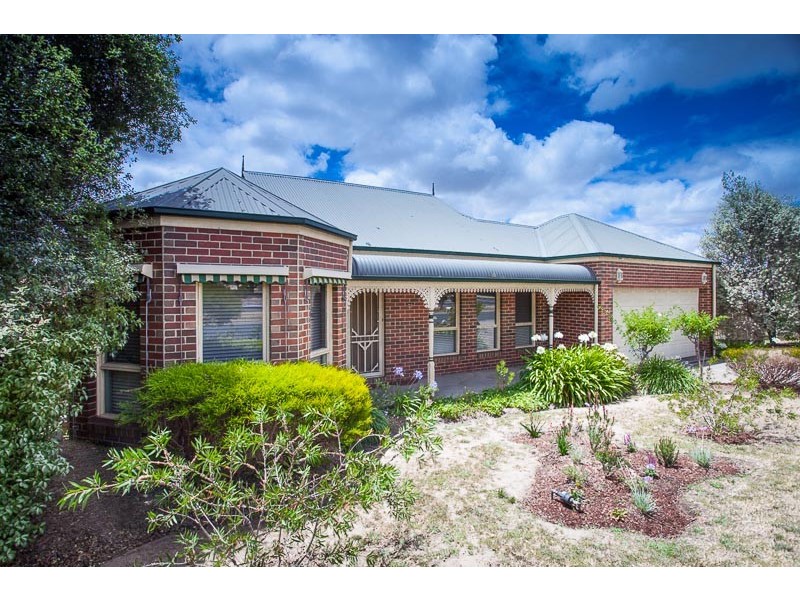 72 Gap Road, Sunbury VIC 3429