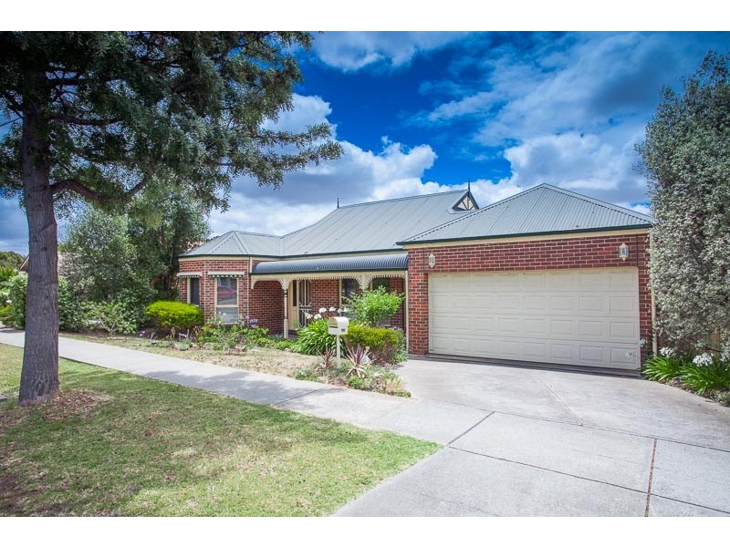 72 Gap Road, Sunbury VIC 3429