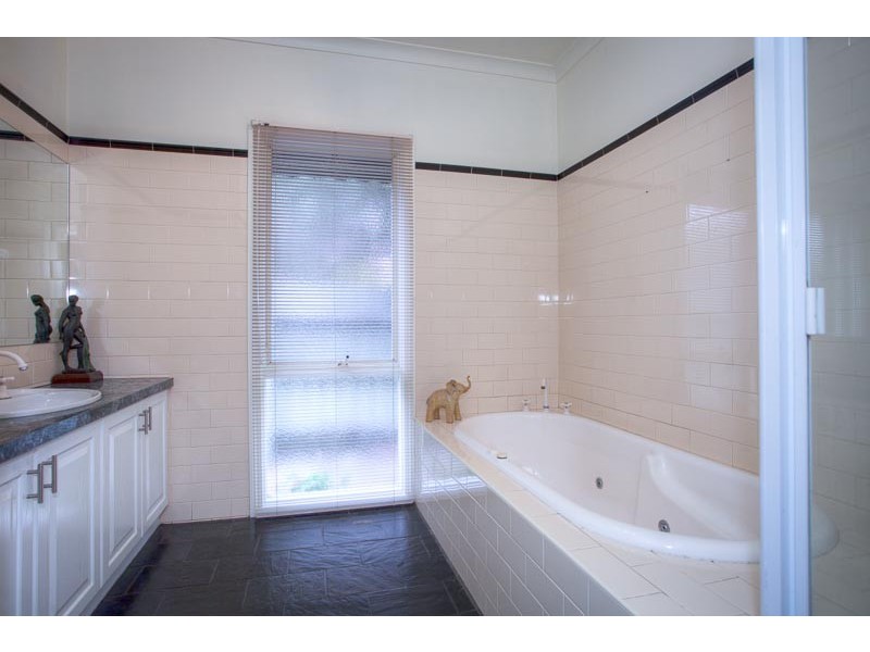 72 Gap Road, Sunbury VIC 3429