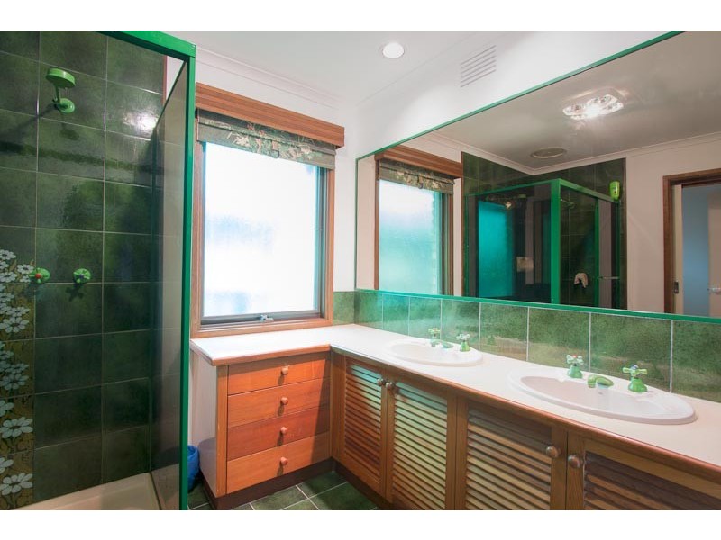 60 Anderson Road, Sunbury VIC 3429