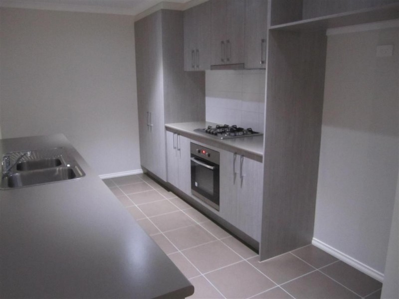 6 Langport Crescent, Sunbury VIC 3429