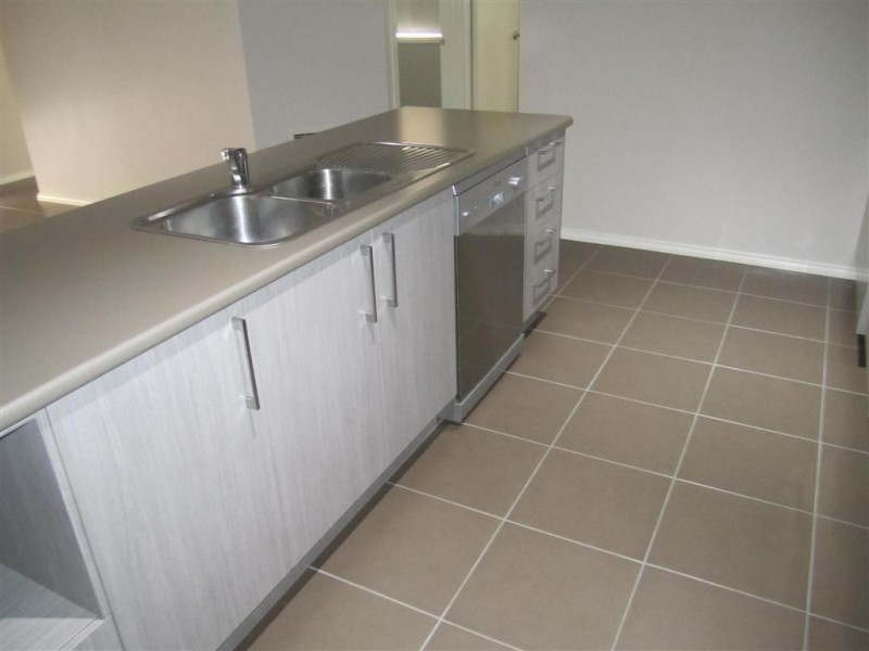 6 Langport Crescent, Sunbury VIC 3429