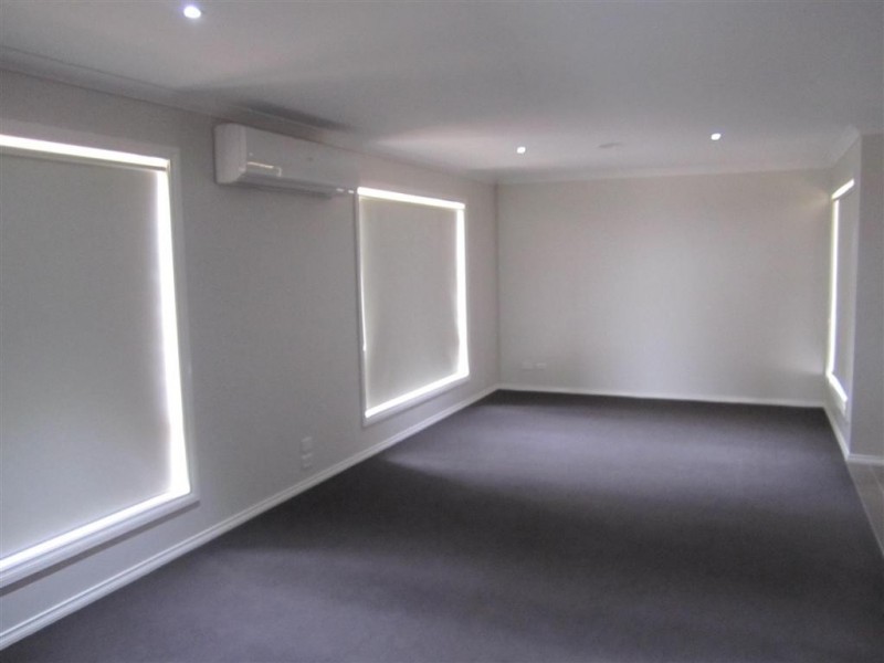 6 Langport Crescent, Sunbury VIC 3429