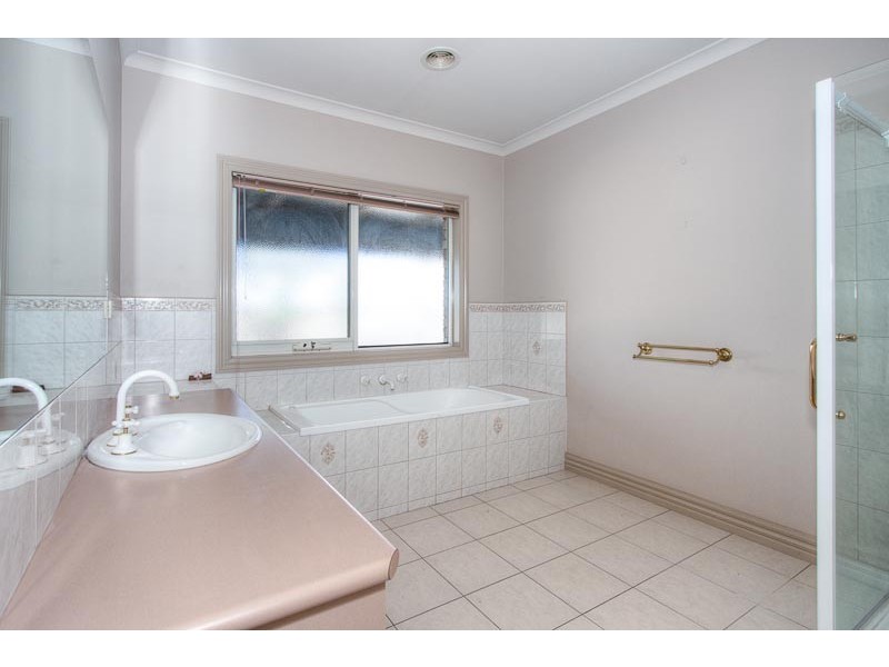 30 The Skyline, Sunbury VIC 3429